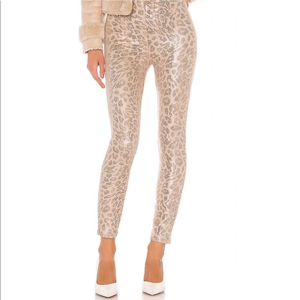 MOTHER
High Waisted Seamless Looker Ankle Pant
Color:Running With A Sweet Talker